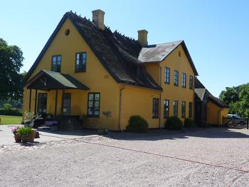 Fredskovsminde - unik landejendom i naturskønne omgivelser direkte ved St. Bøgeskov - udlejes
