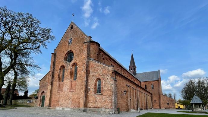 1.1 Klosterkirken og cistercienserne